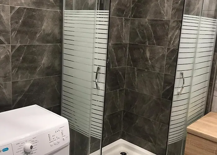 Pearl Near The Sea On The 10th Fontana *