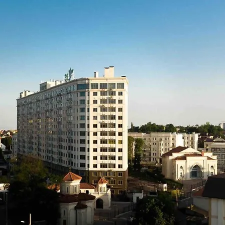 Pearl Near The Sea On The 10th Fontana Odessa